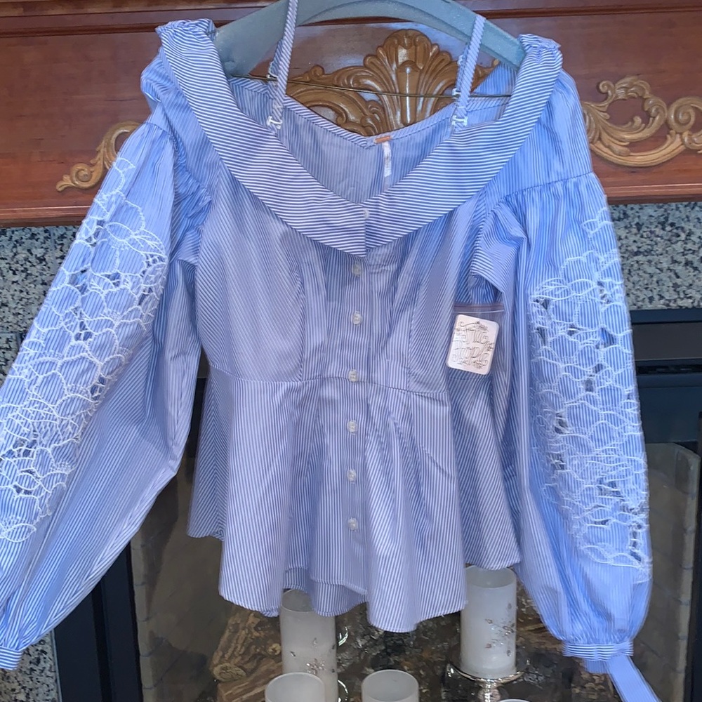 Women’s free people small blouse, never worn with tags!